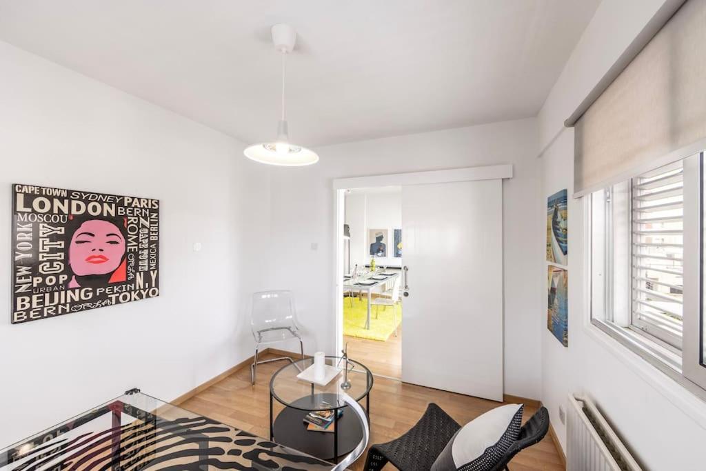Luxurious Bright & Stylish 2br With Office In